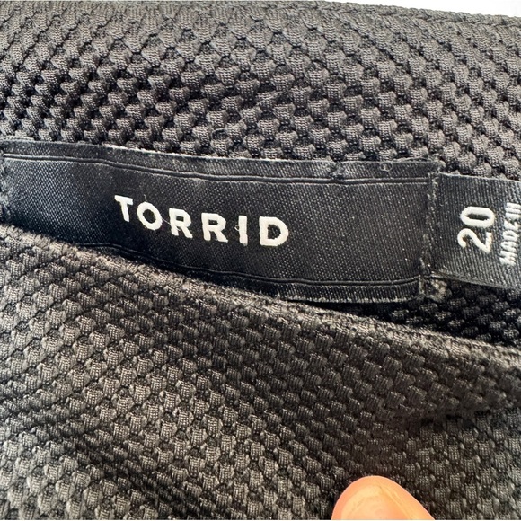 ๐ Torrid Textured Shorts Black - Picture 5 of 8